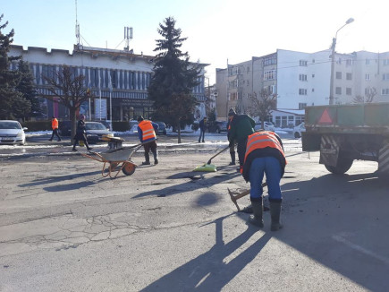 Folytatódnak a kátyúzási munkálatok