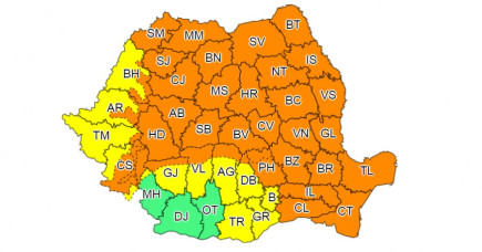 Narancssárga riasztást adtak ki 37 megyére felhőszakadás és vihar veszélye miatt