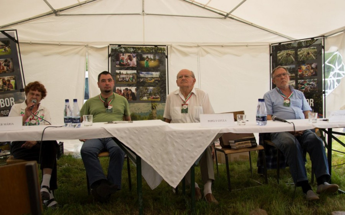 „Nem szálltunk le a barikádról, csak most szellemi síkon visszük a forradalmat”