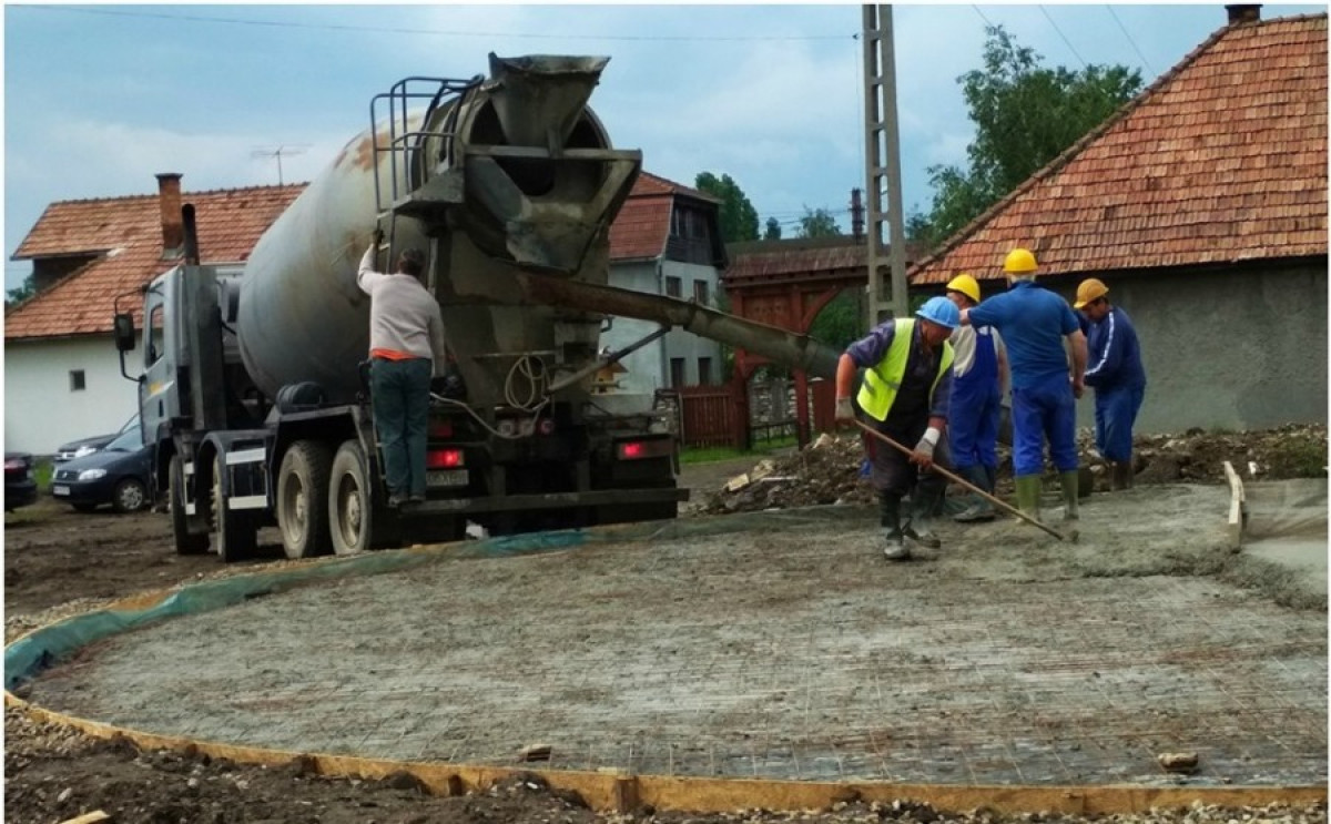 Munkálatok az Építők utcában