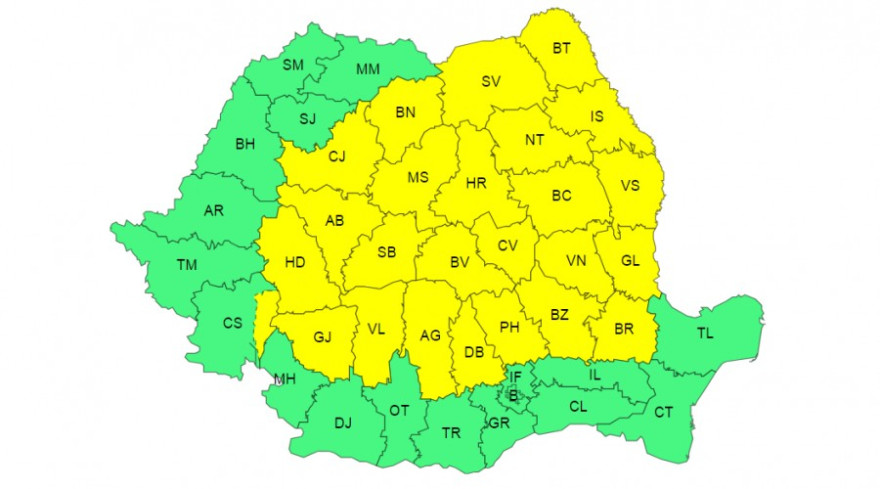 Viharos időjárás várható csütörtök estig 25 megyében